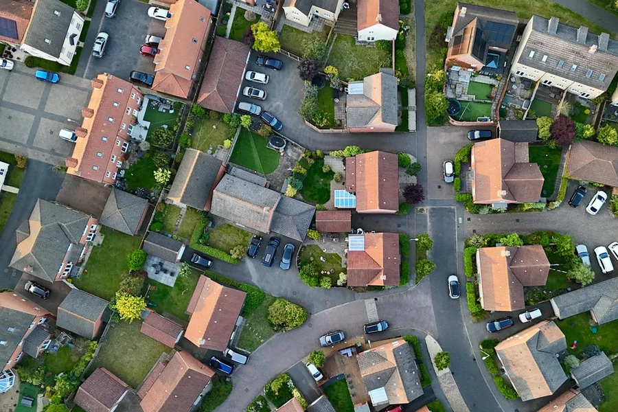 London vs. Regional Housing: Where Should You Buy?